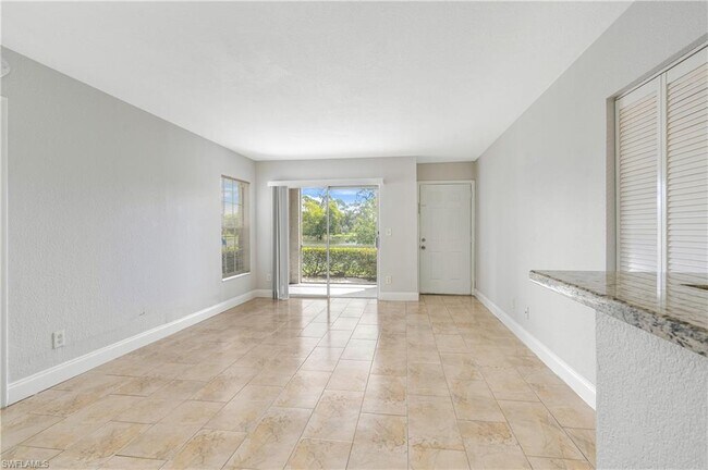 194 Santa Clara Dr, Unit 194 Santa Clara Drive #16 in Naples, FL - Building Photo - Building Photo