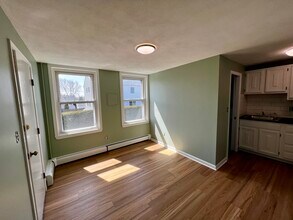 2 Malden St, Unit 2R in Malden, MA - Building Photo - Building Photo