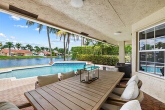 10901 NW 6th St in Plantation, FL - Building Photo - Building Photo