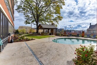 1100 Wheat St in Columbia, SC - Foto de edificio - Building Photo