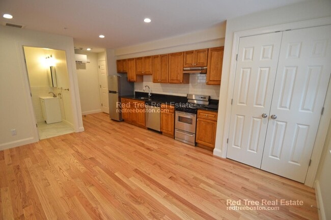 379 Harvard St in Cambridge, MA - Building Photo - Building Photo