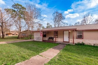 1417 23rd St in Huntsville, TX - Foto de edificio - Building Photo