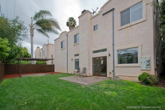 261 Hillcrest Dr in Encinitas, CA - Building Photo - Building Photo