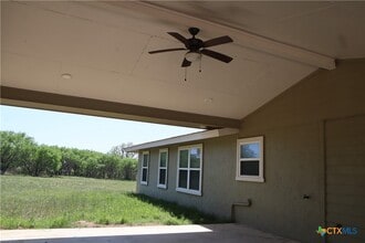 1961 Jakes Colony Rd in Seguin, TX - Building Photo - Building Photo