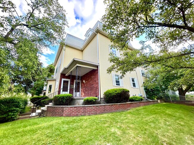 41 Mount Vernon St, Unit 3