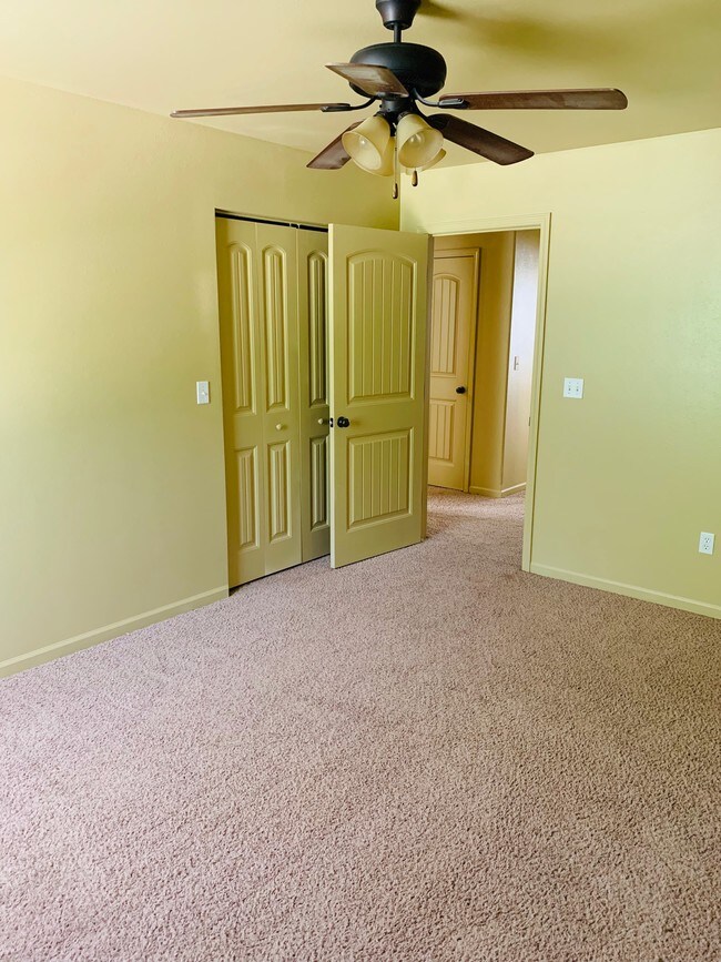 124 Booker Rd-Unit -A in Waynesville, MO - Foto de edificio - Building Photo