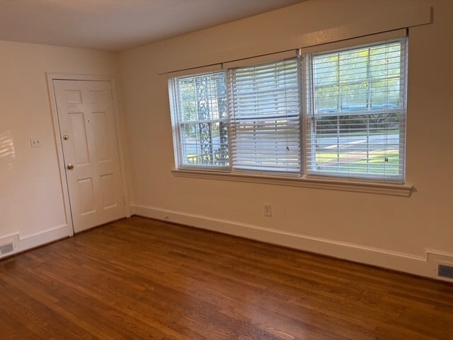 361 Mills Ave, Unit Apartment 2 in Spartanburg, SC - Foto de edificio - Building Photo