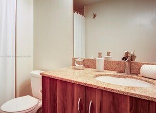 601 NE 23rd St, Unit 1501 in Miami, FL - Building Photo - Building Photo