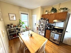 12 Claremon St, Unit 1 in Somerville, MA - Building Photo - Building Photo
