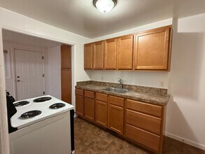 1483 E 250th St in Euclid, OH - Building Photo - Building Photo