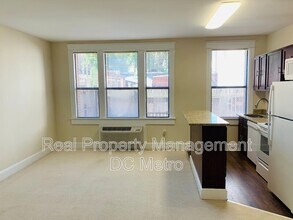 815 Maryland Ave NE in Washington, DC - Building Photo - Building Photo