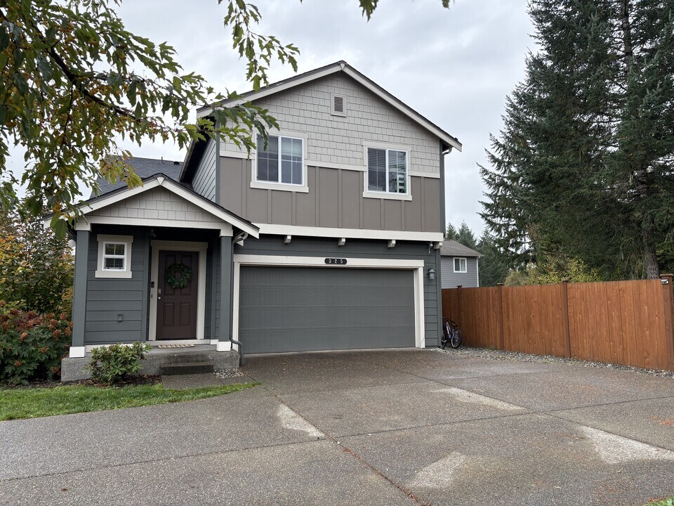325 Watercress St in Shelton, WA - Building Photo