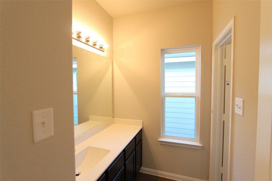 24518 Lorenzo Glaze Trail in Katy, TX - Building Photo