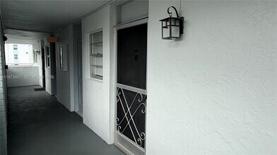 3849 NE 169th St in Miami, FL - Building Photo - Building Photo