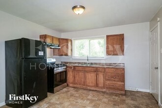 110 Robert Dr in St. Charles, MO - Building Photo - Building Photo