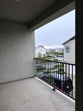 2758 N Cove Dr in Sacramento, CA - Building Photo - Building Photo