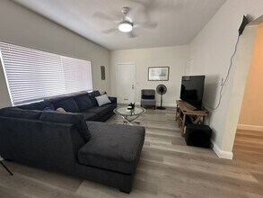 784 E 11th St, Unit E 11th in Pittsburg, CA - Building Photo - Building Photo