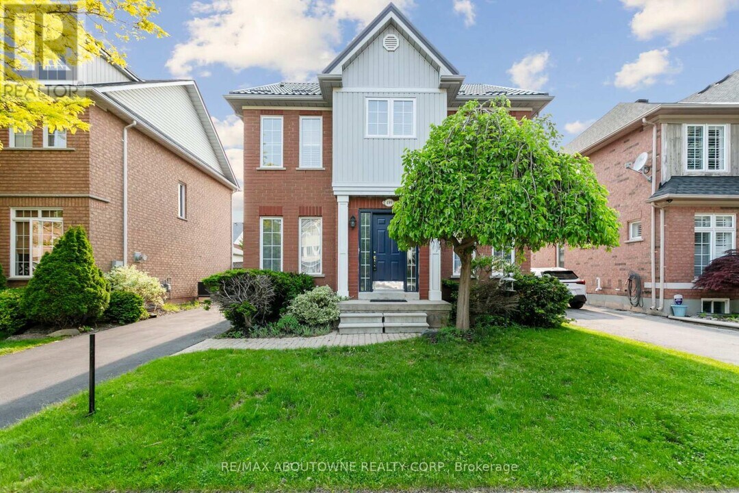 499 River Glen Blvd in Oakville, ON - Building Photo
