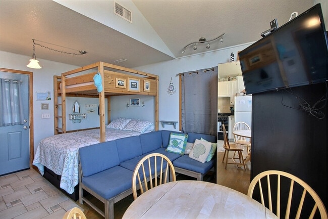 56821 North Carolina Hwy 12 in Hatteras, NC - Building Photo - Building Photo