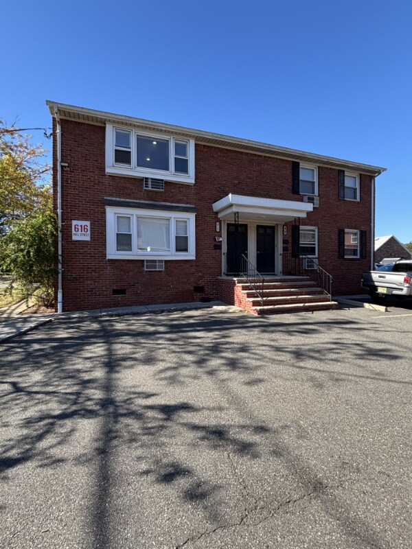 616 Mill St in Belleville, NJ - Building Photo - Building Photo