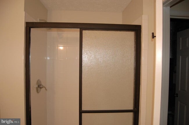 9114 Aspenpark Ct in Lorton, VA - Building Photo - Building Photo