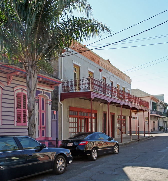 2000 Burgundy St in New Orleans, LA - Building Photo