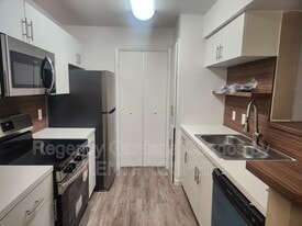 5540 Devonbriar Way in Orlando, FL - Building Photo