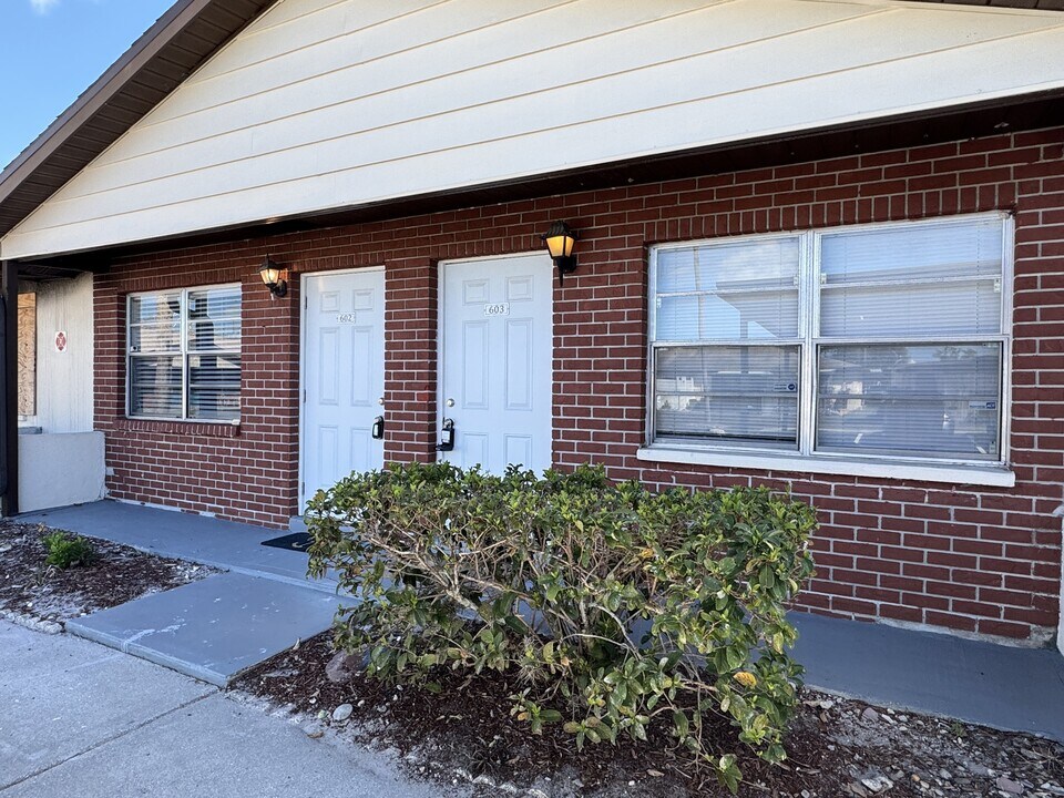 24862 US Hwy 19 N in Clearwater, FL - Building Photo