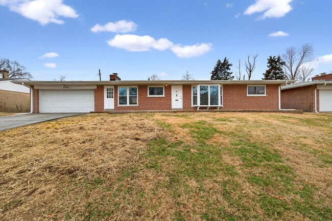 property at 9475 Yorktown Dr