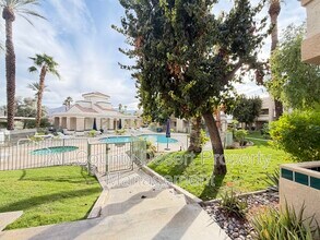 74800 Sheryl Ave in Palm Desert, CA - Foto de edificio - Building Photo