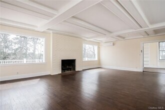 50 Greenacres Ave in Scarsdale, NY - Building Photo - Building Photo