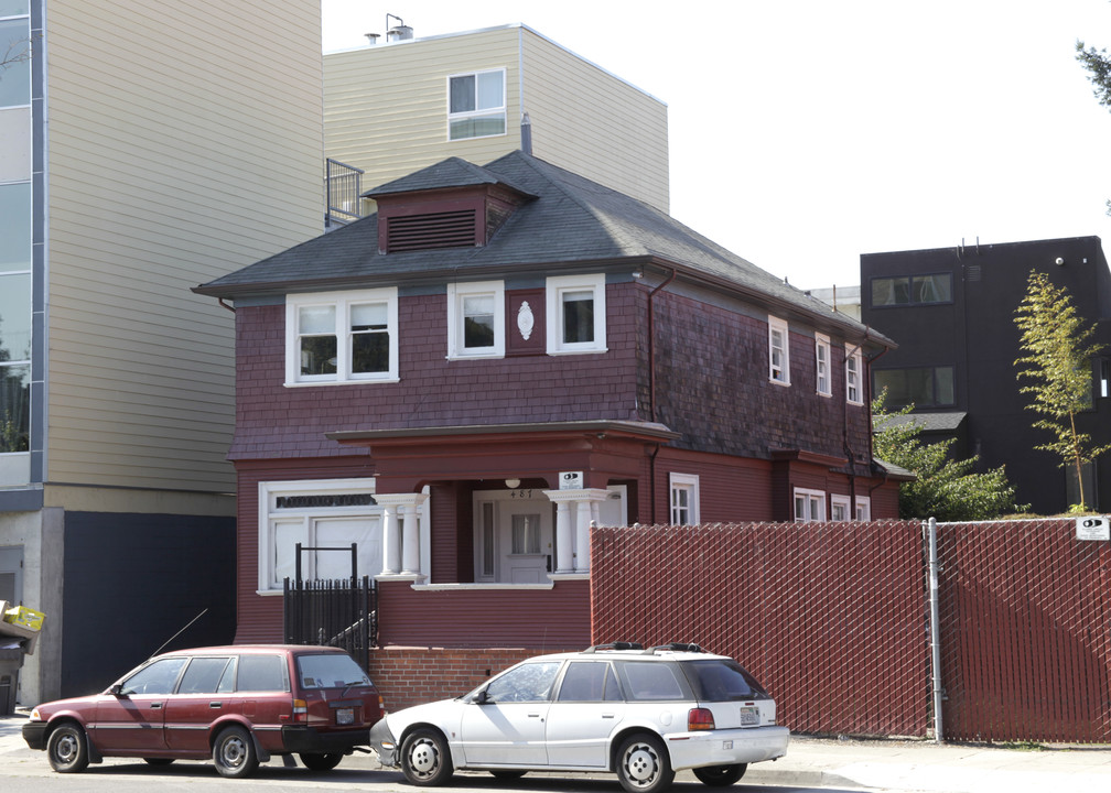 487 W MacArthur Blvd in Oakland, CA - Foto de edificio