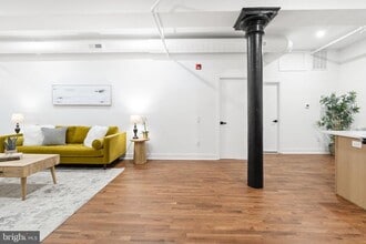240 Hermitage St in Philadelphia, PA - Building Photo - Building Photo