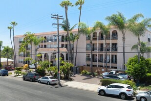 Del Rey in San Diego, CA - Building Photo