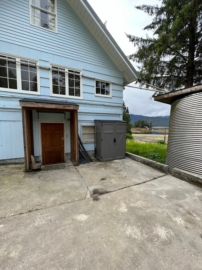 8335 N Tongass Hwy in Ketchikan, AK - Building Photo - Building Photo