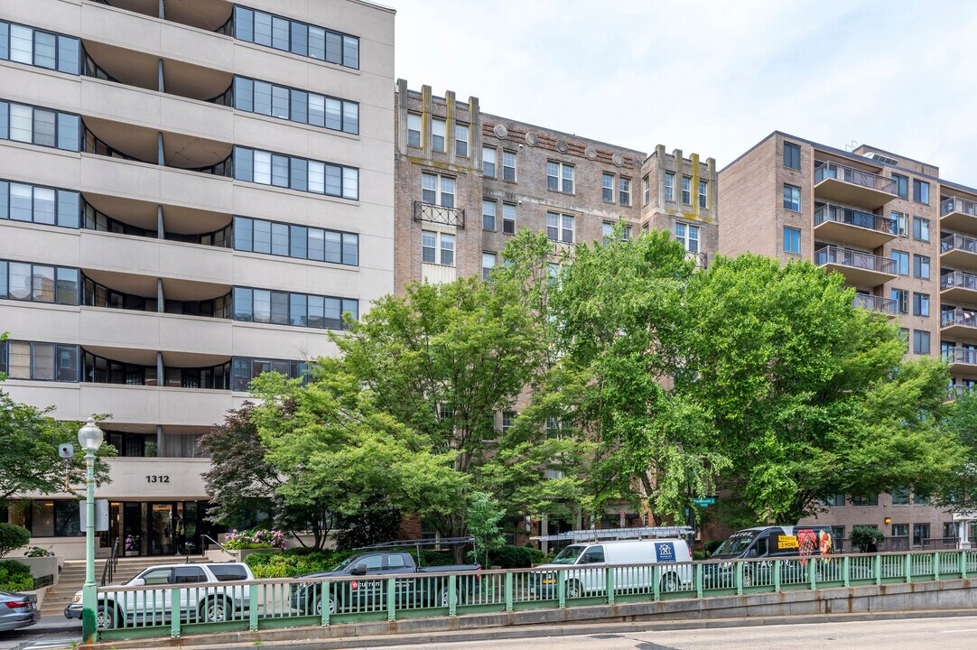 The Grant in Washington, DC - Building Photo