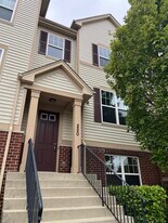 220 Laurel Ave in Des Plaines, IL - Building Photo