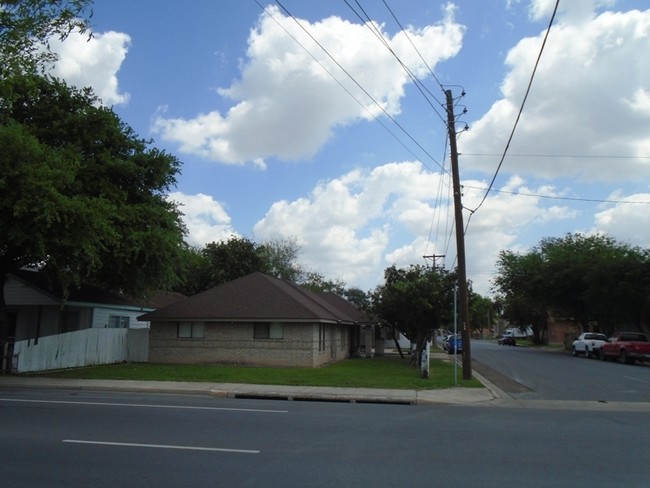 1720 Galveston Ave in McAllen, TX - Building Photo - Building Photo