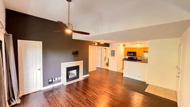 415 Lakepointe Dr in Altamonte Springs, FL - Building Photo - Building Photo