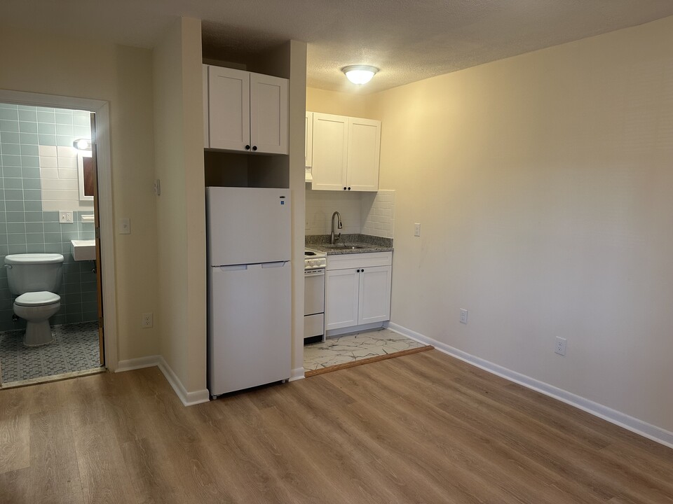 2018 Commonwealth Avenue, Unit 9 in Boston, MA - Building Photo