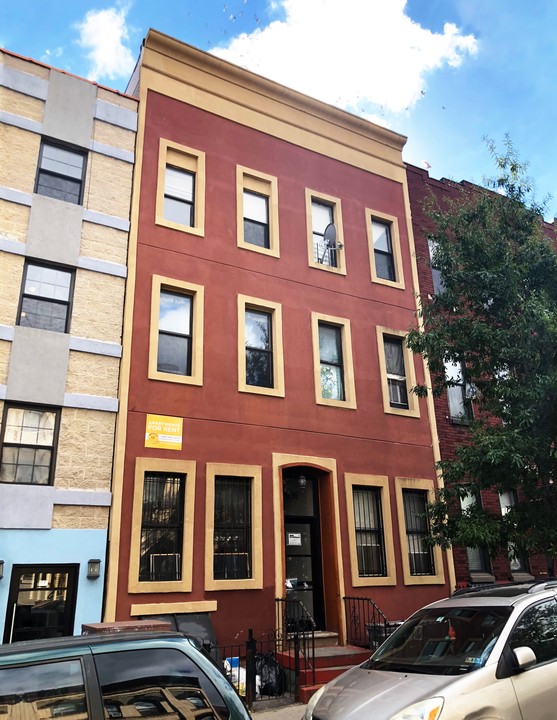 96 Starr St in Brooklyn, NY - Building Photo