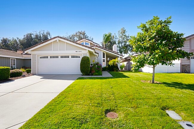 31594 Corte Salinas in Temecula, CA - Building Photo - Building Photo