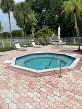 7745 SW 86th St-Unit -D-316 in Miami, FL - Foto de edificio - Building Photo
