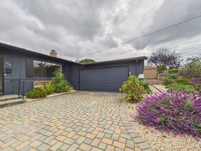 1194 Prospect St in Seaside, CA - Building Photo - Building Photo