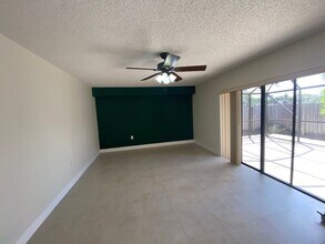 123 1st Way in West Palm Beach, FL - Building Photo - Building Photo