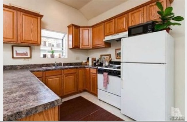 422 S Montgomery St in Ojai, CA - Building Photo - Building Photo