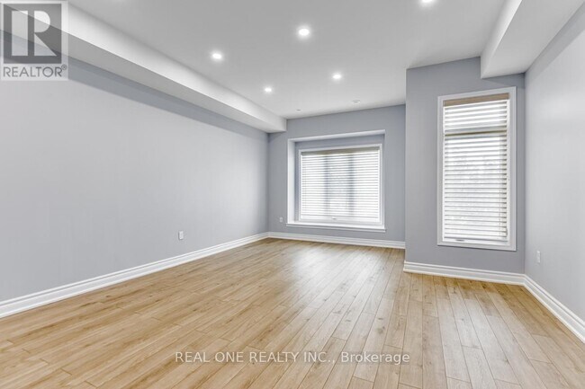 42 Beehive Ln in Markham, ON - Building Photo - Building Photo