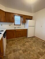 205 W Walworth St, Unit 5 in Elkhorn, WI - Building Photo