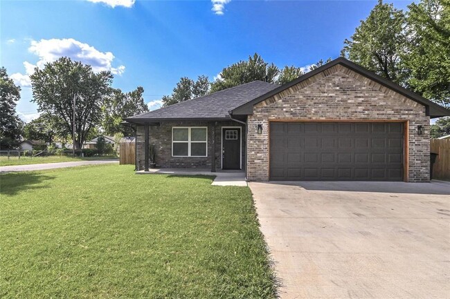 property at 1717 Breckenridge Dr