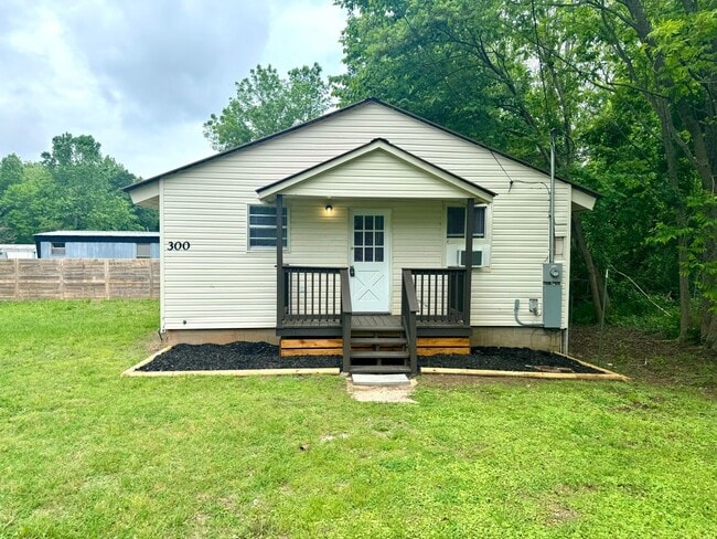 property at 300 Bundrum Dr NW